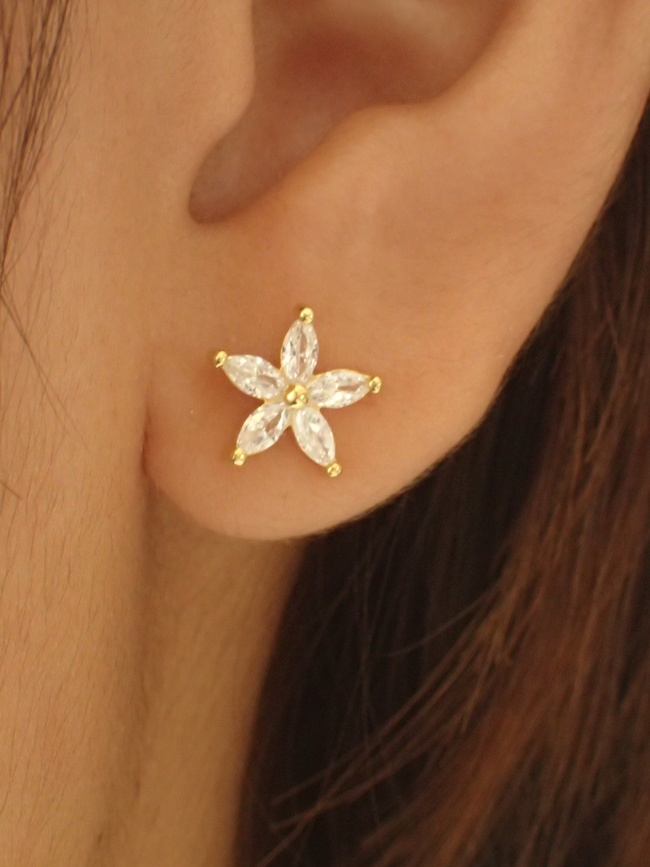 Marquise Stud Earrings / Marquise Cut Diamo2nd Earrings / Minimalist Flower Earrings / Bridesmaid Gifts